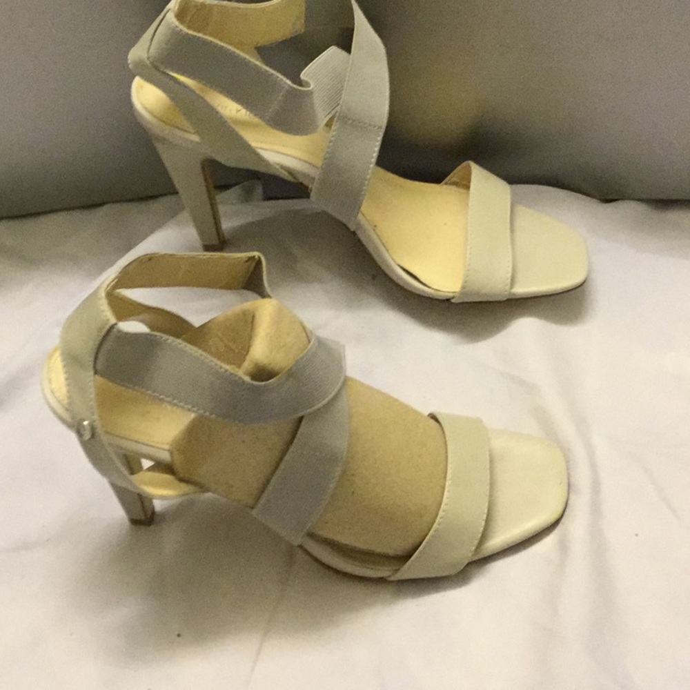 Never worn Calvin Klein Sandal - Picture 5 of 8